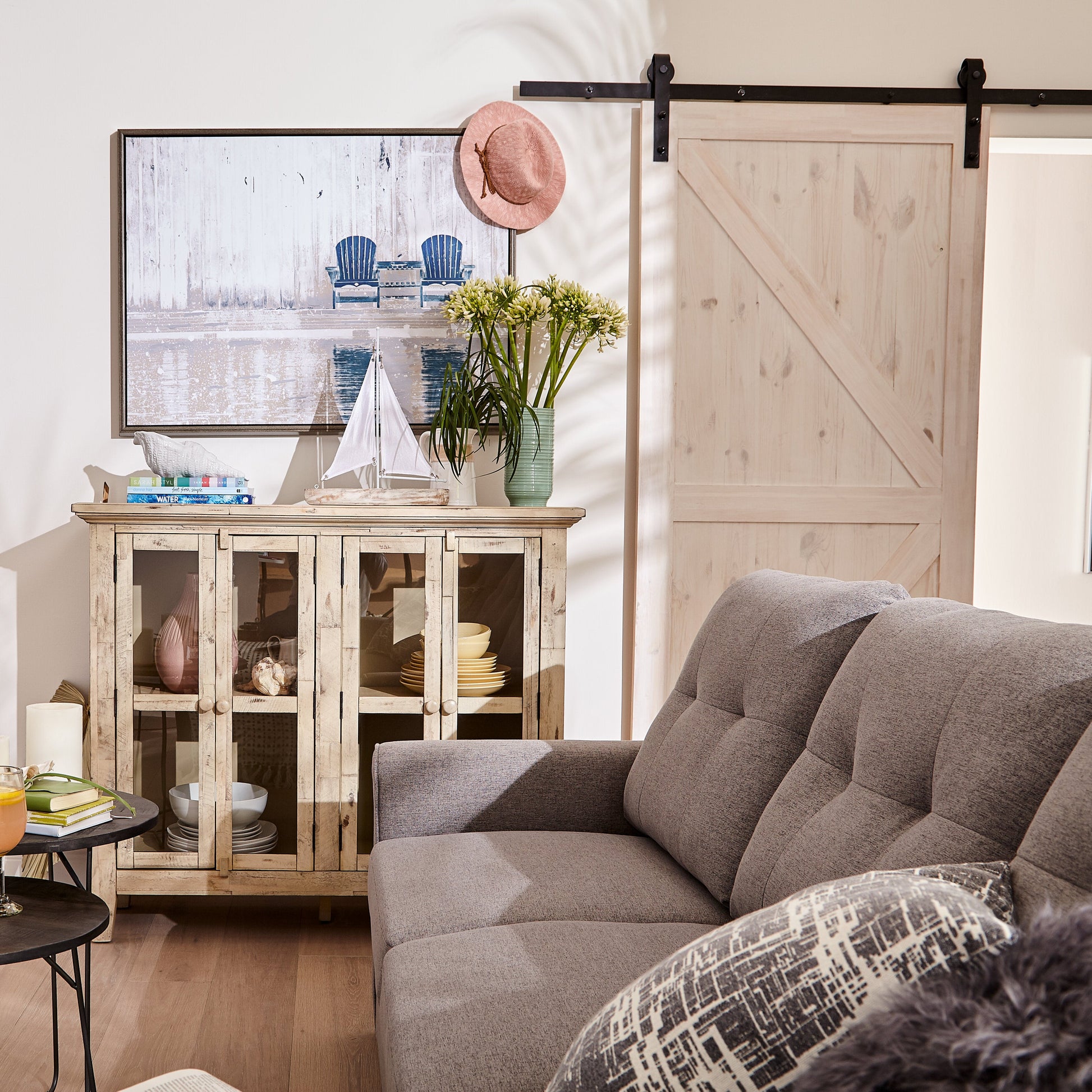 Rocco 70" 6-Door Large Accent Cabinet - Cream|Grande armoire décorative Rocco de 70 po avec 6 portes - crème