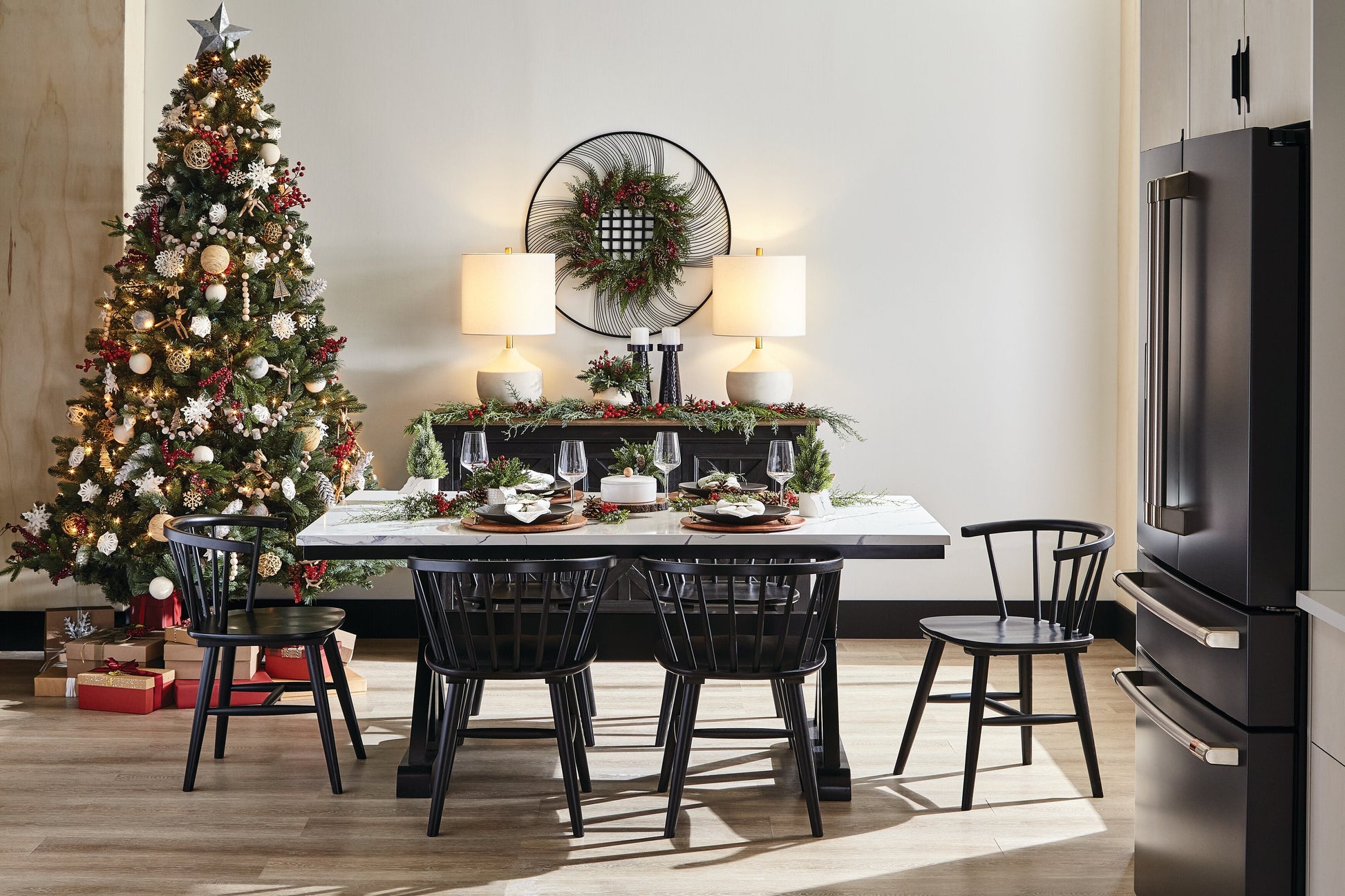 Verona Dining Table with Culture Marbled Top, Trestle Base, 70"W - White | Table de salle à manger Verona de 70 po (L) avec dessus en marbre synthétique et base à tréteaux - blanche