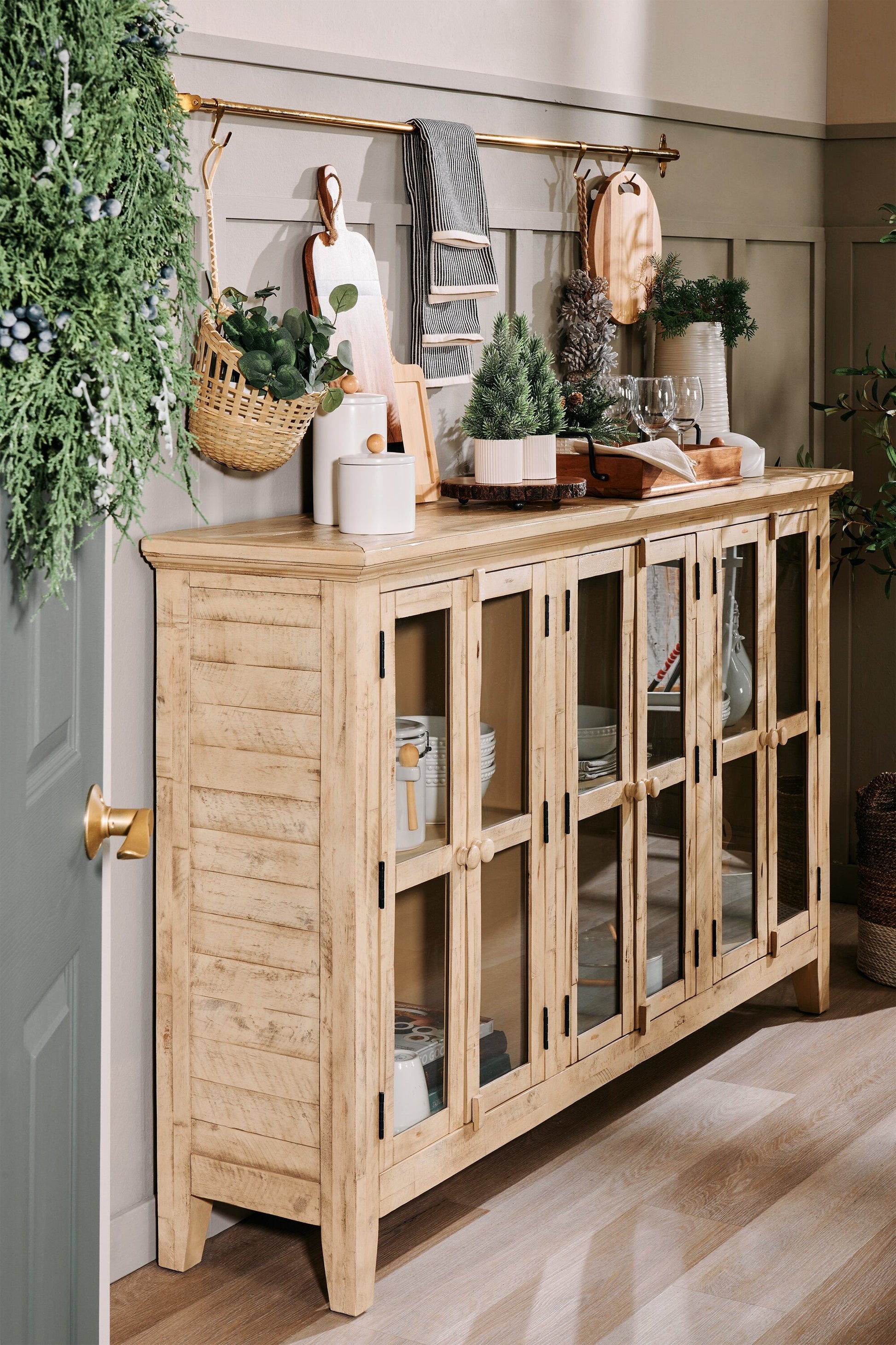 Rocco 70" 6-Door Large Accent Cabinet - Cream|Grande armoire décorative Rocco de 70 po avec 6 portes - crème