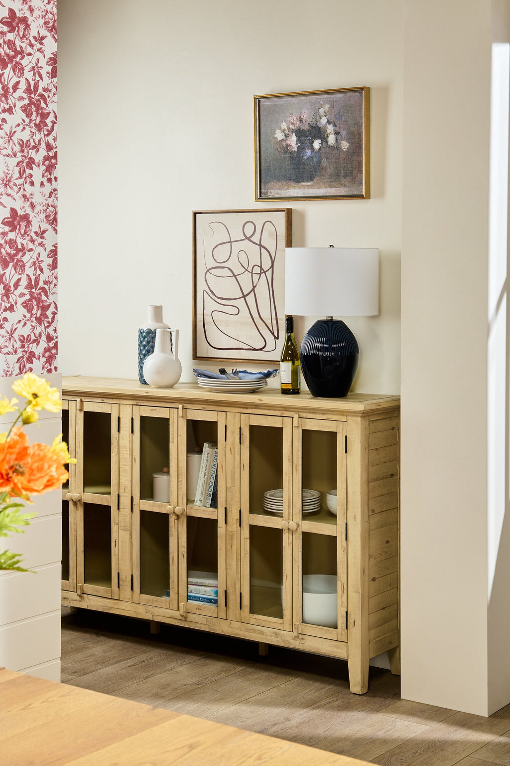 Rocco 70" 6-Door Large Accent Cabinet - Cream|Grande armoire décorative Rocco de 70 po avec 6 portes - crème