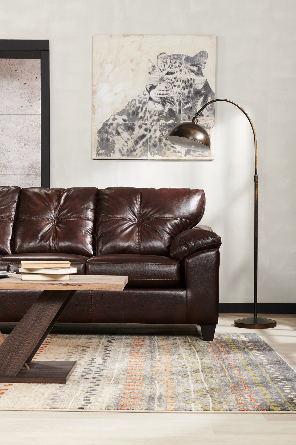 62.75" Bean Bronze Metal Floor Lamp with Adjustable Lamp Head|Lampe à pied de 62,75 po en métal bronze haricot avec tête de lampe réglable