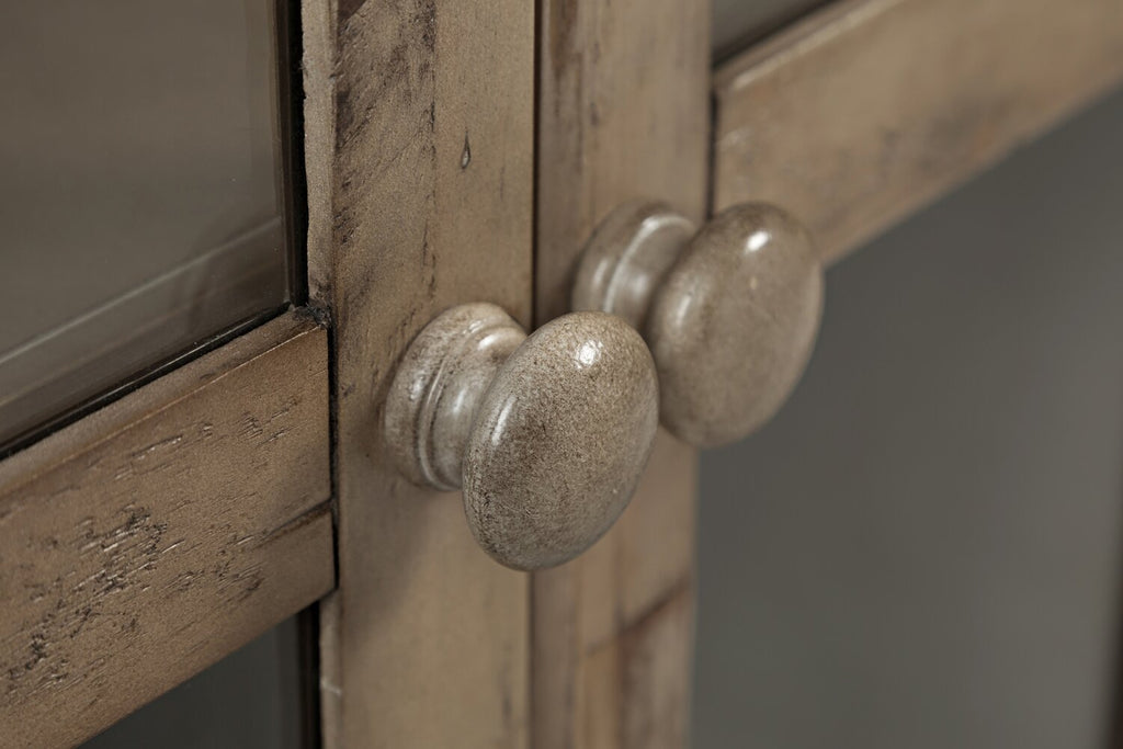 Rocco 48" 4-Door Accent Cabinet - Natural Wood|Armoire décorative Rocco de 48 po avec 4 portes - bois naturel