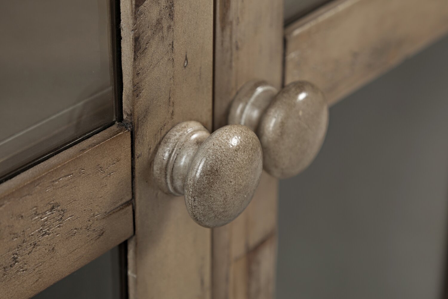 Rocco 48" 4-Door Accent Cabinet - Natural Wood|Armoire décorative Rocco de 48 po avec 4 portes - bois naturel