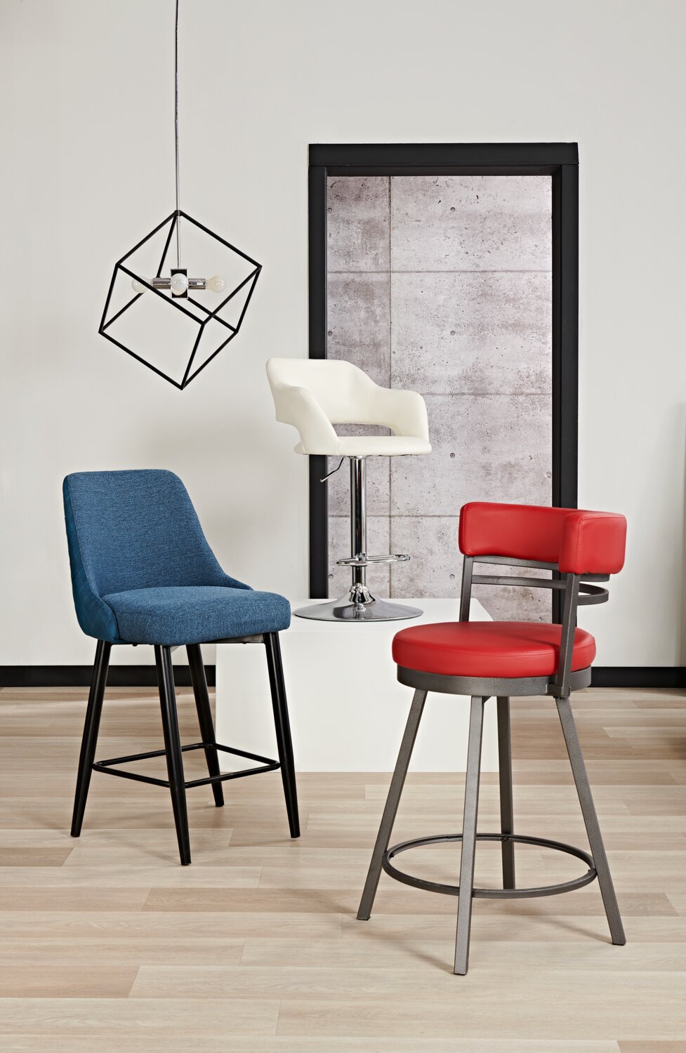 Mila Counter Stool with Swivel Seat, Vegan Leather Fabric, Metal - Red | Tabouret bar Mila en tissu de cuir végétalien et en métal avec siège pivotant - rouge